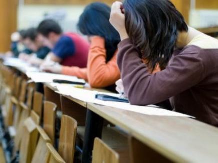 A treia şansă: Studenţii orădeni vor putea da două restanţe la un examen, în acelaşi an